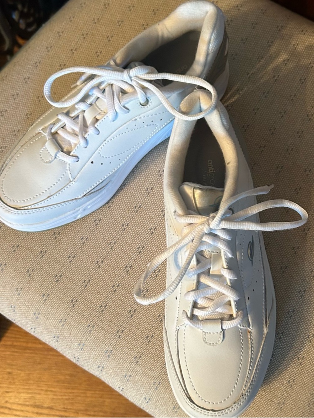 Easy Spirit White Sneakers Size 8
